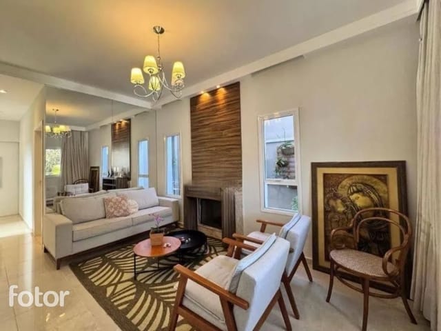 Casa com 304m² 3 quartos e 3 banheiros, à venda, no bairro Urbanova em São José dos Campos
