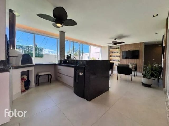 Casa com 304m² 3 quartos e 3 banheiros, à venda, no bairro Urbanova em São José dos Campos