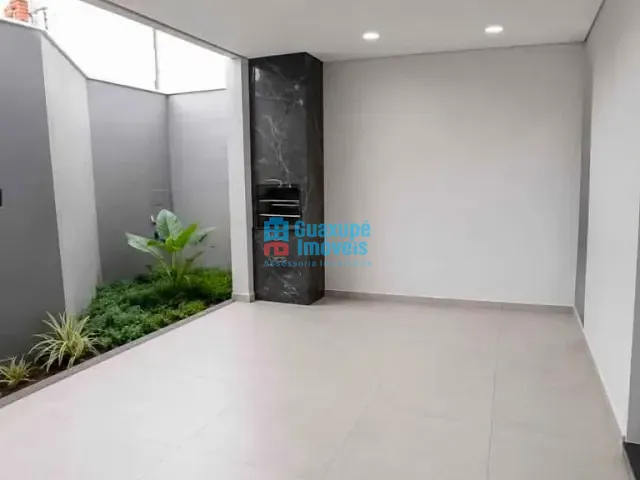 Casa 3 quartos e 2 banheiros, à venda, no bairro Jardim Três Rosas em Guaxupé