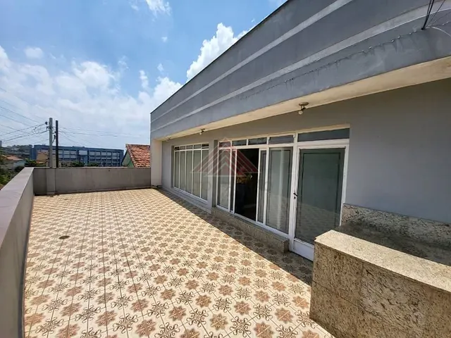 Casa com 300m² 3 quartos e 2 banheiros, para alugar, no bairro Matriz em Mauá