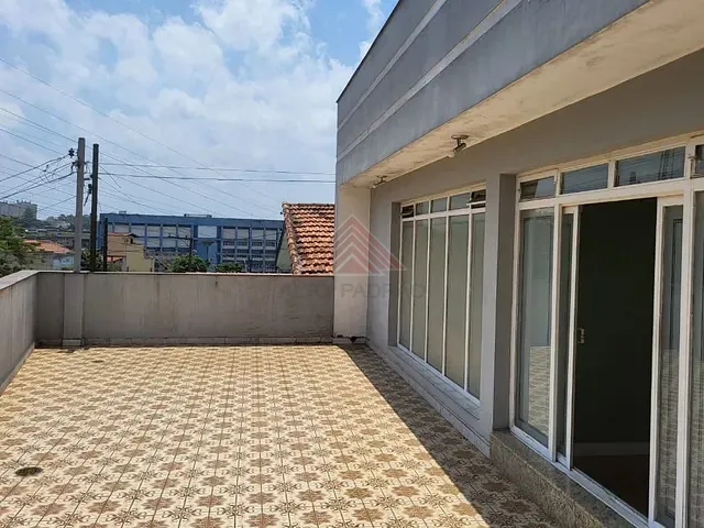 Casa com 300m² 3 quartos e 2 banheiros, para alugar, no bairro Matriz em Mauá