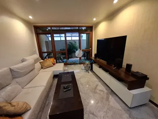 Casa com 360m² 4 quartos e 3 banheiros, à venda, no bairro Jardim das Colinas em São José dos Campos