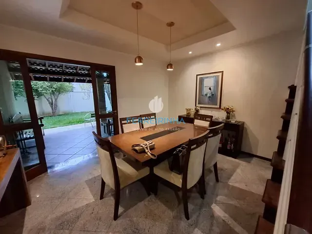 Casa com 360m² 4 quartos e 3 banheiros, à venda, no bairro Jardim das Colinas em São José dos Campos