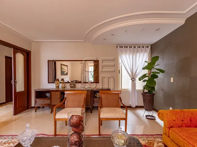 Casa com 420m² 5 quartos e 5 banheiros, à venda, no bairro Terras de Santana em Londrina