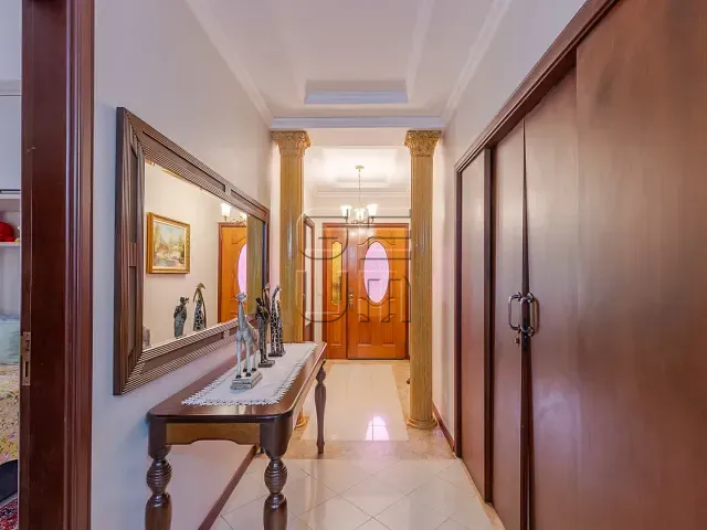 Casa com 420m² 5 quartos e 5 banheiros, à venda, no bairro Terras de Santana em Londrina