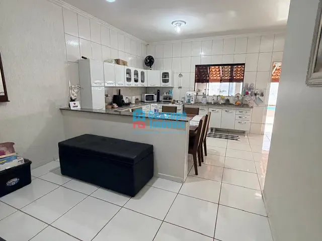 Casa 3 quartos e 2 banheiros, à venda, no bairro Jardim Três Rosas em Guaxupé