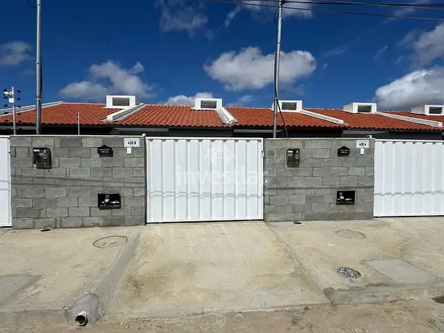 Casa 2 quartos e 1 banheiro, à venda, no bairro Três Irmãs em Campina Grande