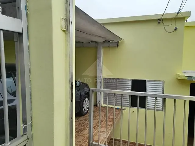 Casa com 260m² 4 quartos e 2 banheiros, à venda, no bairro Vila Bocaina em Mauá