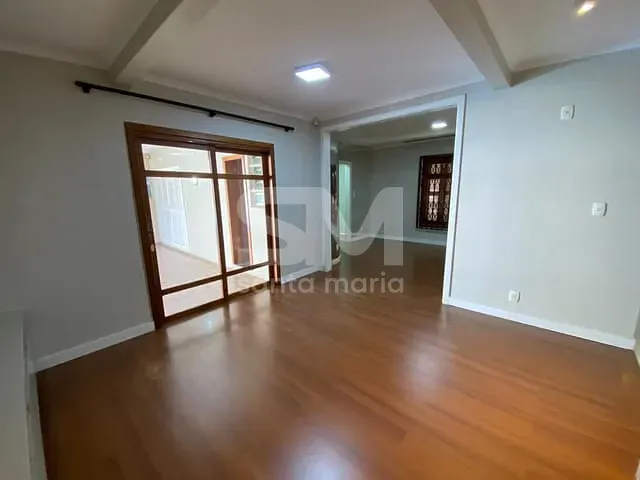 Casa 3 quartos e 3 banheiros, para alugar, no bairro Maria Goretti em Chapecó