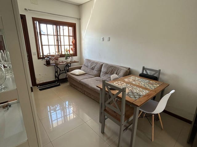 Casa com 182m² 2 quartos e 2 banheiros, à venda, no bairro Liberdade em Pelotas