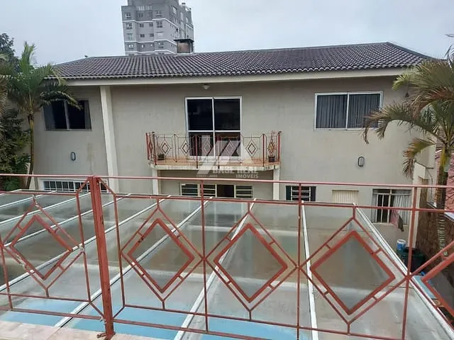 Casa 3 quartos e 2 banheiros, à venda, no bairro Orfãs em Ponta Grossa