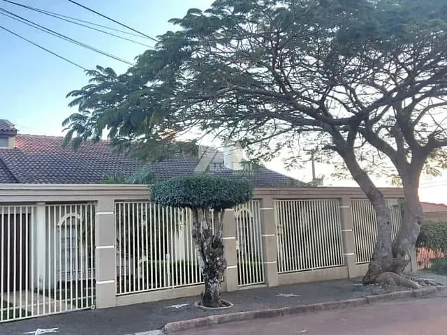 Casa 3 quartos e 2 banheiros, à venda, no bairro Orfãs em Ponta Grossa