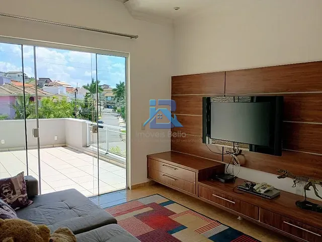 Casa com 300m² 3 quartos e 4 banheiros, à venda, no bairro Parque das Laranjeiras em Itatiba