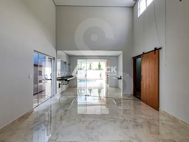 Casa com 300m² 3 quartos e 5 banheiros, à venda ou para alugar, no bairro Itapeva em Votorantim