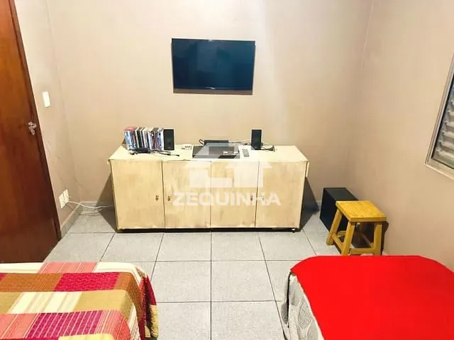 Casa com 180m² 3 quartos e 2 banheiros, à venda, no bairro Jardim Alvorada em Osasco