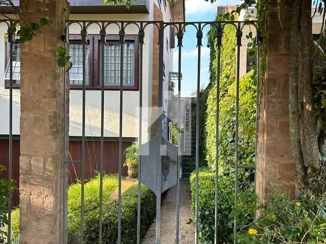 Casa com 500m² 3 quartos e 5 banheiros, à venda, no bairro Parque Centenário em Jundiaí