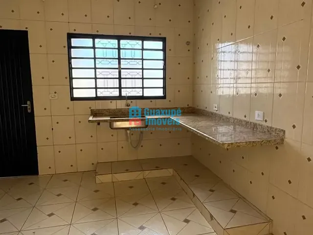 Casa com 200m² 2 quartos e 1 banheiro, à venda, no bairro Parque dos Municípios II em Guaxupé