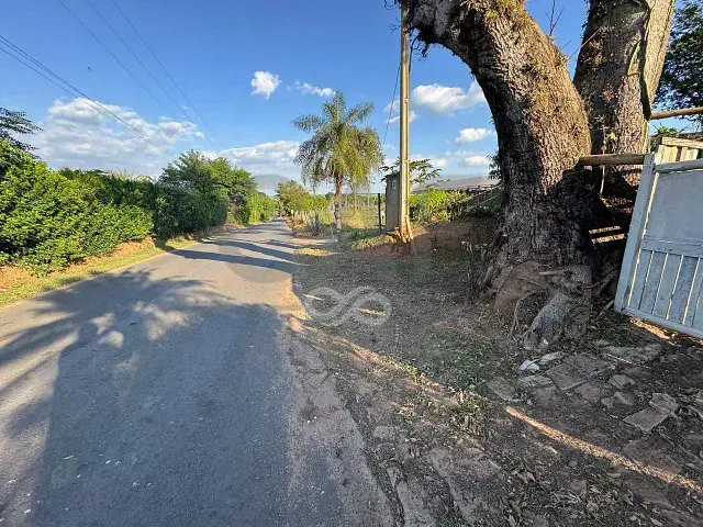 Casa 2 quartos e 1 banheiro, para alugar, no bairro Área Rural de Holambra em Holambra