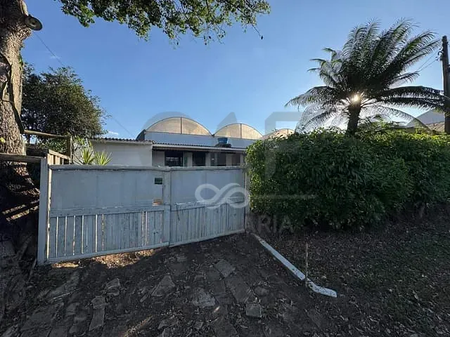 Casa 2 quartos e 1 banheiro, para alugar, no bairro Área Rural de Holambra em Holambra