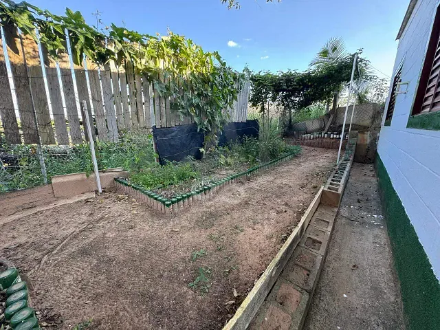 Casa 2 quartos e 1 banheiro, para alugar, no bairro Área Rural de Holambra em Holambra