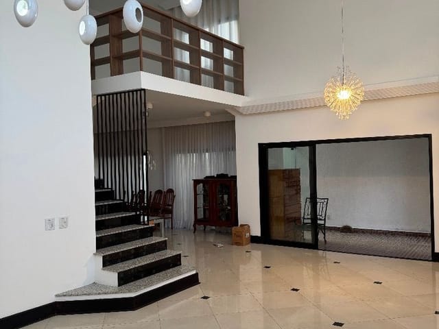Casa com 360m² 4 quartos e 4 banheiros, à venda ou para alugar, no bairro Jardim das Colinas em São José dos Campos