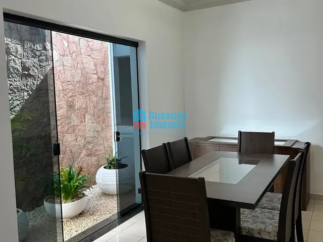 Casa 4 quartos e 3 banheiros, à venda, no bairro Morada do Sol em Guaxupé