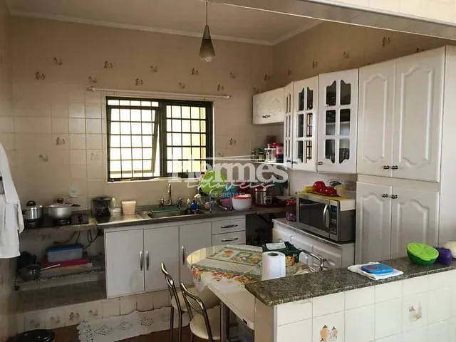Casa com 500m² 4 quartos e 4 banheiros, à venda, no bairro Vila Bressani em Paulínia