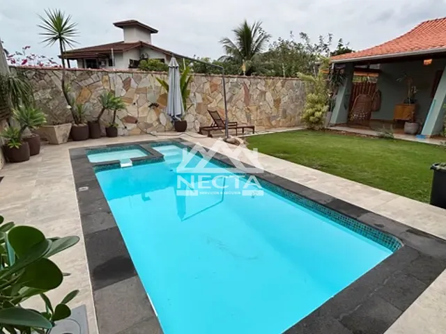 Casa com 450m² 4 quartos e 3 banheiros, à venda, no bairro Sumaré em Caraguatatuba