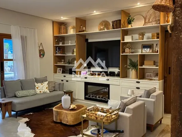 Casa com 450m² 4 quartos e 3 banheiros, à venda, no bairro Sumaré em Caraguatatuba