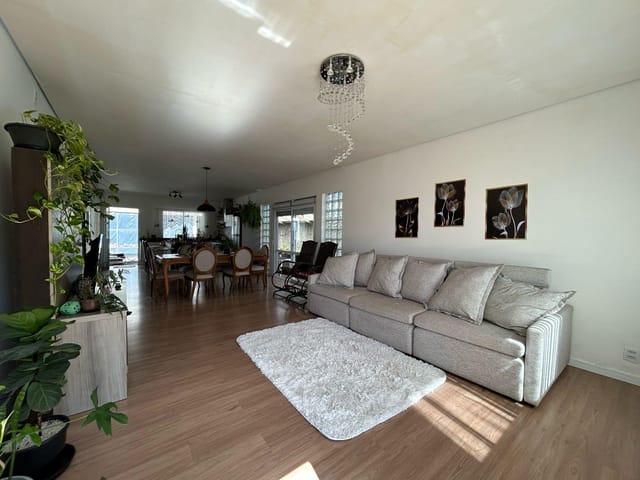 Casa com 335m² 2 quartos e 2 banheiros, à venda, no bairro Liberdade em Pelotas