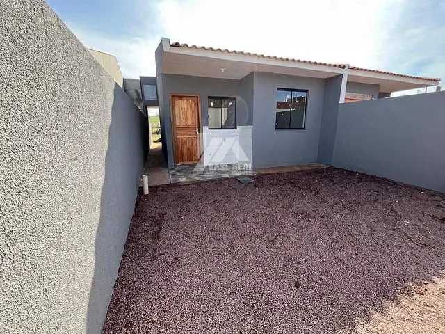 Casa 2 quartos e 1 banheiro, à venda, no bairro Cará-Cará em Ponta Grossa