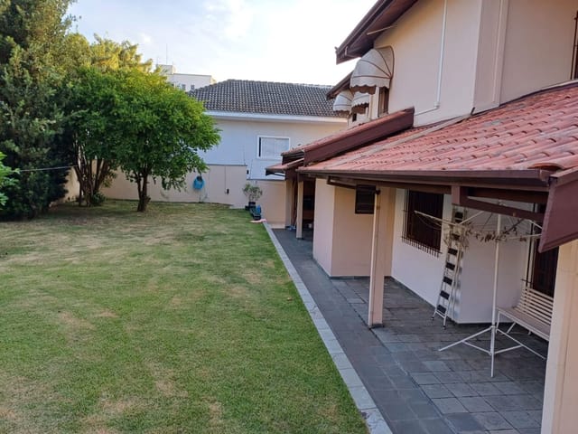Casa com 500m² 3 quartos e 2 banheiros, à venda, no bairro Jardim das Indústrias em São José dos Campos