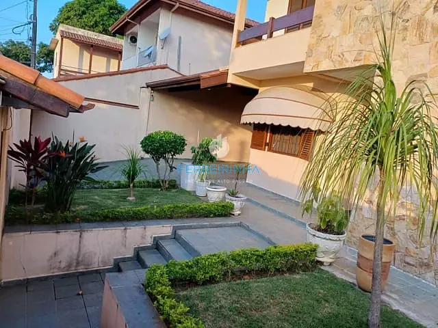 Casa com 500m² 3 quartos e 2 banheiros, à venda, no bairro Jardim das Indústrias em São José dos Campos