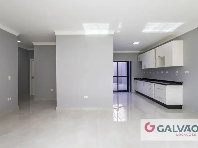 Casa 3 quartos e 1 banheiro, para alugar, no bairro Santa Felicidade em Curitiba