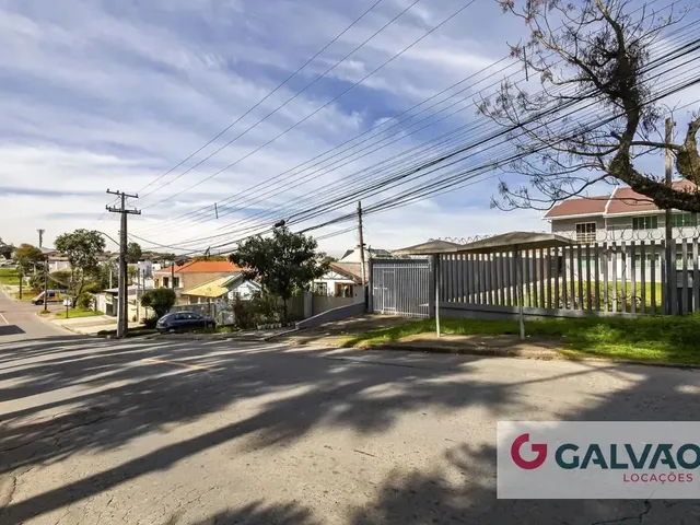 Casa 3 quartos e 1 banheiro, para alugar, no bairro Santa Felicidade em Curitiba