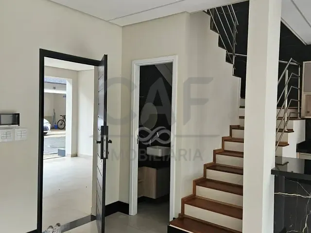 Casa 3 quartos e 3 banheiros, para alugar, no bairro Centro em Holambra