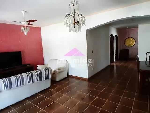 Casa com 390m² 3 quartos e 3 banheiros, à venda, no bairro Cidade Jardim em Caraguatatuba