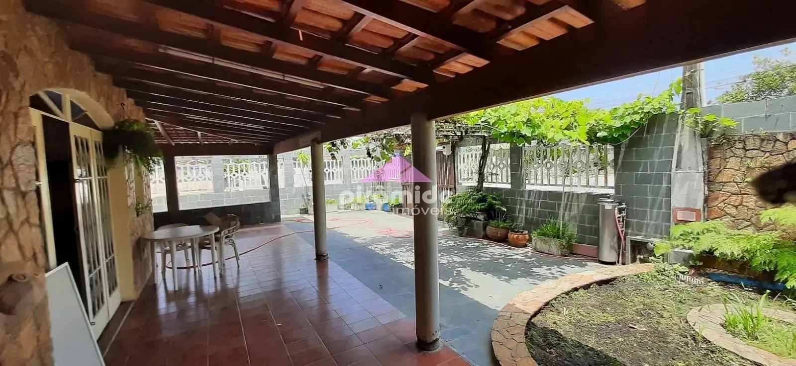 Casa, 3 quartos, 261 m² - Foto 1