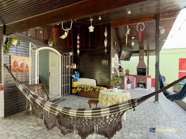 Casa 5 quartos e 3 banheiros, à venda, no bairro Indaiá em Bertioga