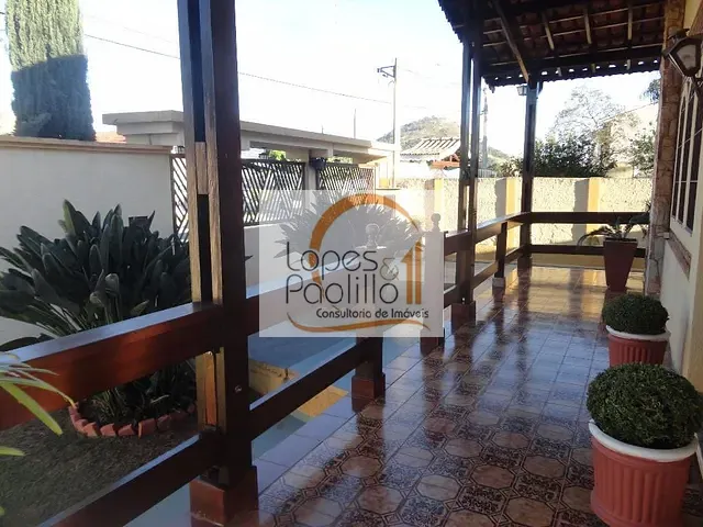 Casa com 1556m² 3 quartos e 5 banheiros, à venda, no bairro Recreio Maristela em Atibaia