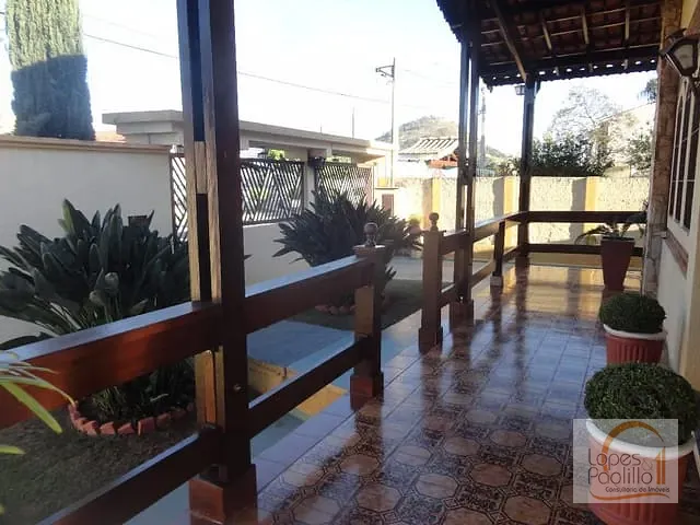 Casa com 1556m² 3 quartos e 5 banheiros, à venda, no bairro Recreio Maristela em Atibaia