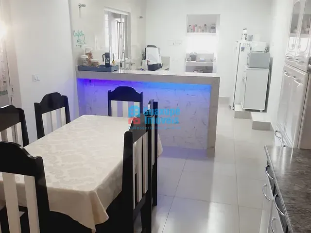 Casa com 210m² 3 quartos e 1 banheiro, à venda, no bairro Parque dos Municípios I em Guaxupé