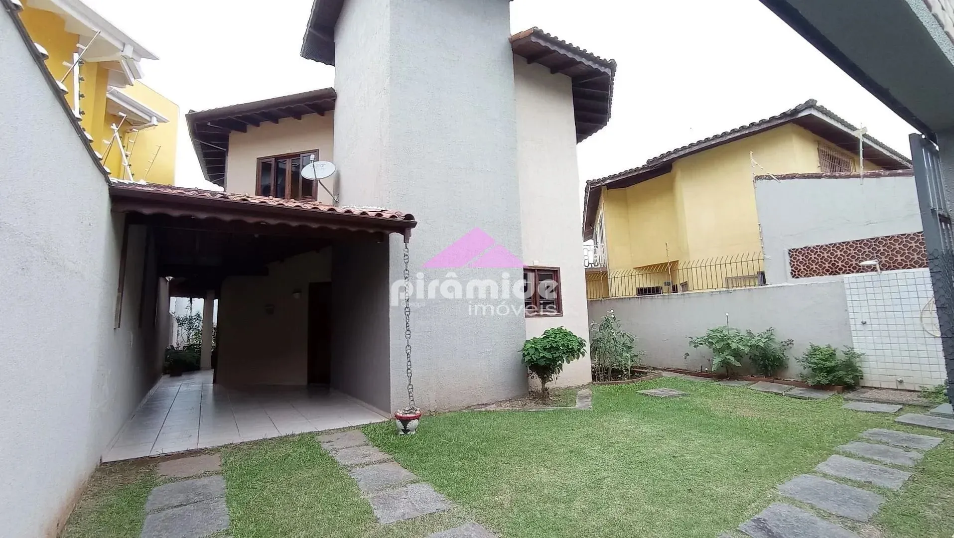 Casa, 4 quartos, 203 m² - Foto 2