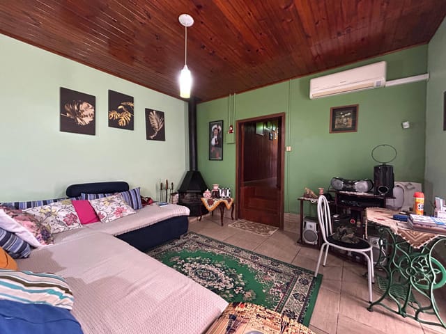 Casa com 980m² 3 quartos e 2 banheiros, à venda, no bairro Areal em Pelotas