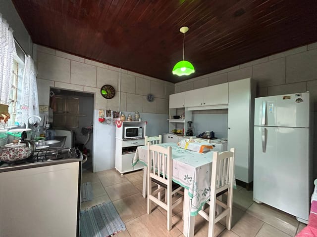 Casa com 980m² 3 quartos e 2 banheiros, à venda, no bairro Areal em Pelotas