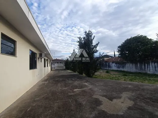 Casa 3 quartos e 6 banheiros, à venda, no bairro Orfãs em Ponta Grossa