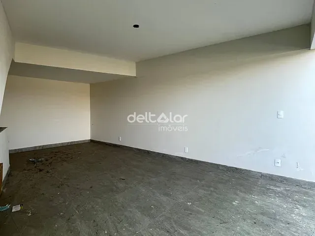 Casa com 96m² 2 quartos e 2 banheiros, à venda, no bairro Céu Azul em Belo Horizonte