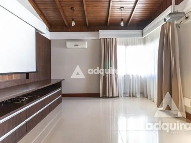 Casa com 420m² 3 quartos e 5 banheiros, à venda, no bairro Orfãs em Ponta Grossa