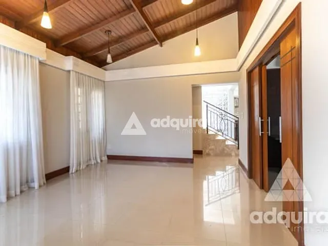 Casa com 420m² 3 quartos e 5 banheiros, à venda, no bairro Orfãs em Ponta Grossa