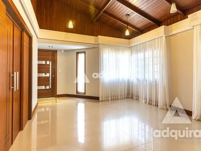 Casa com 420m² 3 quartos e 5 banheiros, à venda, no bairro Orfãs em Ponta Grossa
